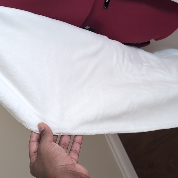 NWOT Unisex White Trump Hotels Bath Robe Textured Pattern Ultra Soft Lining - Picture 8 of 14